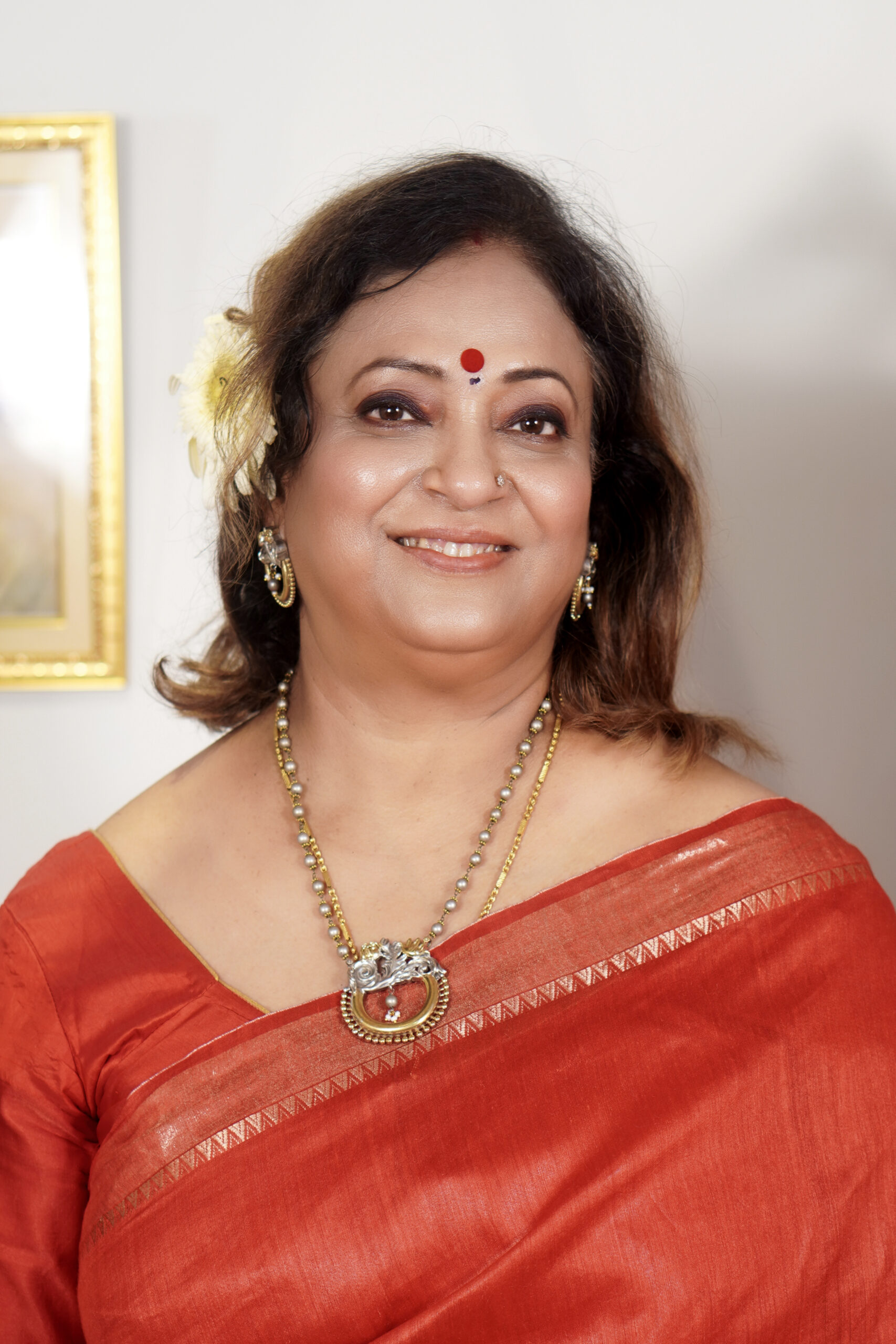 JEWELLERY NECK PIECE SET.