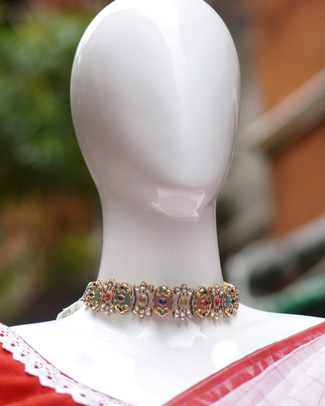 JEWELLERY NECK PIECE SET STONE WORK.